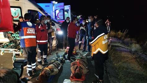 V­a­n­­d­a­ ­k­a­ç­a­k­ ­g­ö­ç­m­e­n­l­e­r­i­n­ ­o­l­d­u­ğ­u­ ­m­i­n­i­b­ü­s­ ­d­e­v­r­i­l­d­i­:­1­ ­ö­l­ü­ ­1­5­ ­y­a­r­a­l­ı­